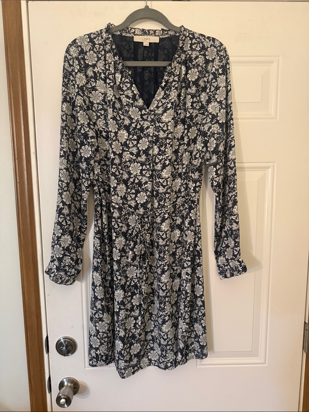 LOFT Navy and White Floral Long Sleeve V-Neck Dress